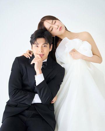 韩女星惊喜宣布「怀孕了」夫妇天天祈祷AG真人旗舰厅嫁小6岁尪2年！44岁(图2)